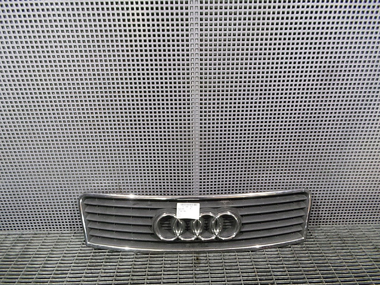 GRILA FATA AUDI A6 - - (1997 2001)