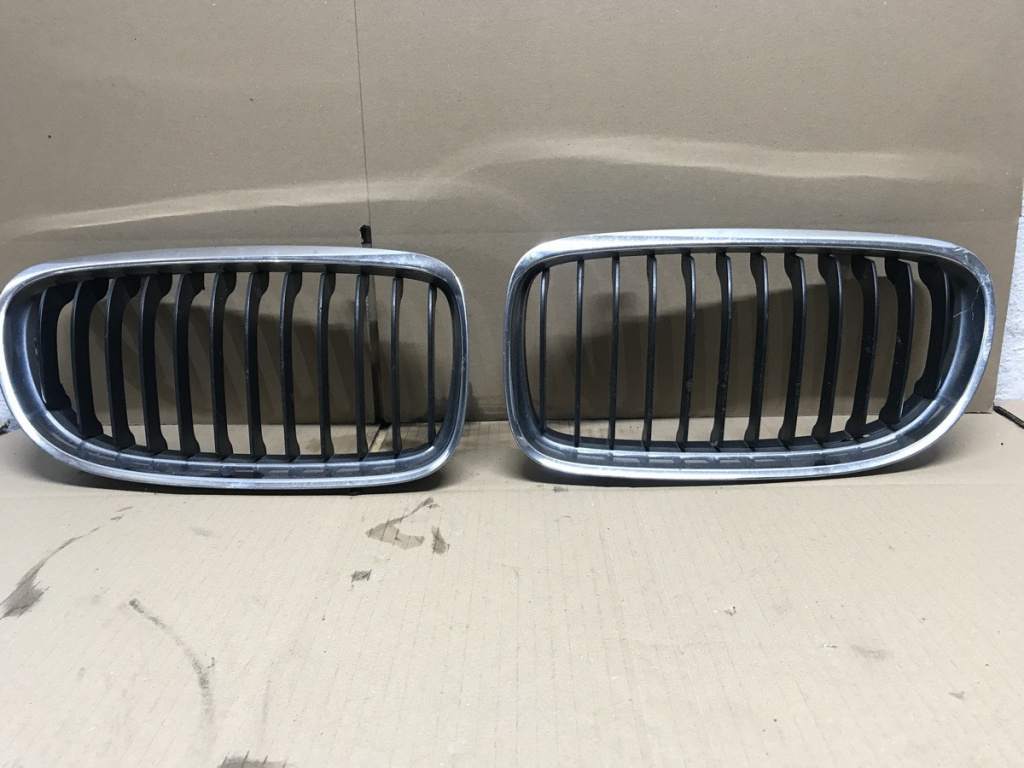 grila fata Bmw E87 118d M hatchback 2008 (cod intern: 10165)