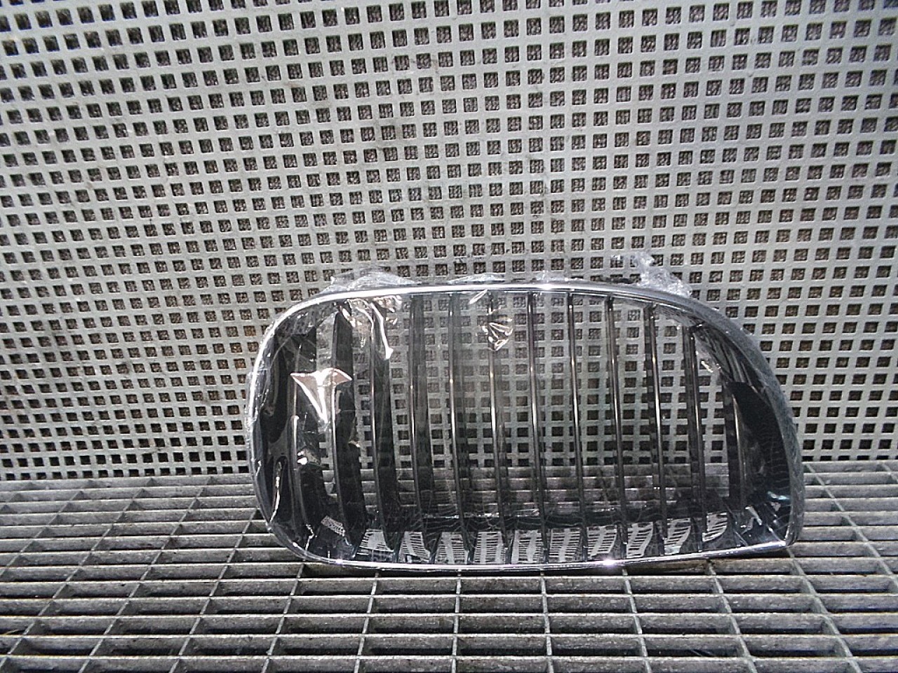 GRILA FATA BMW SERIA 1 E 87 SERIA 1 E 87 - - (2004 2007)