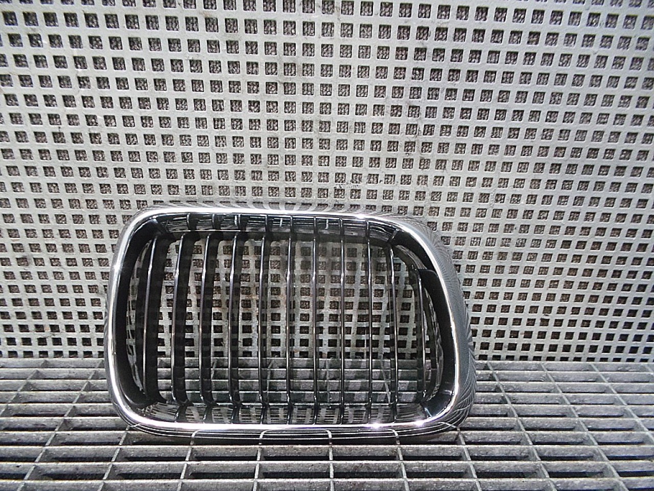 GRILA FATA BMW SERIA 3 E 36 - - (1990 1998)