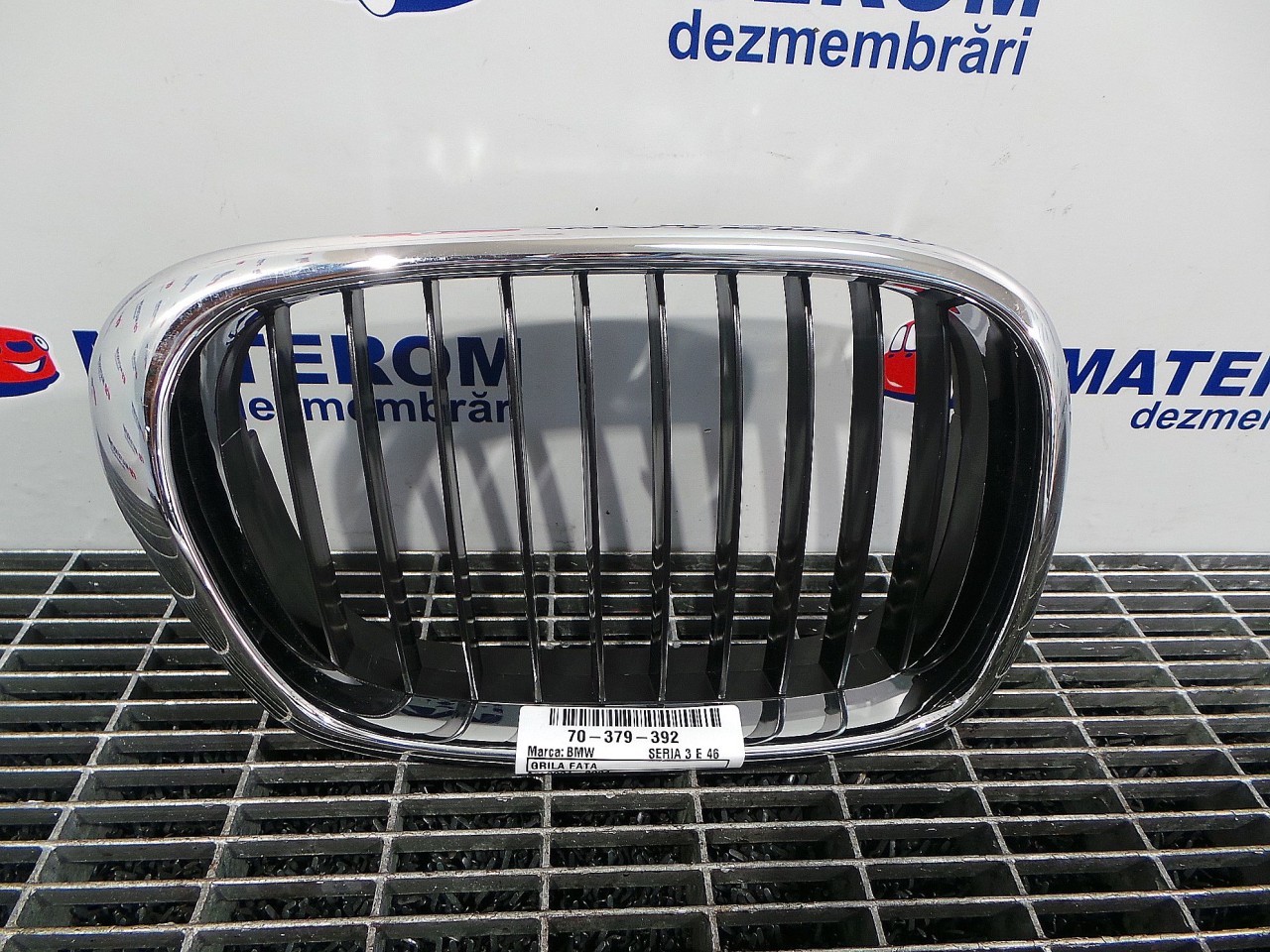 GRILA FATA BMW SERIA 3 E 46 - - (2001 2004)