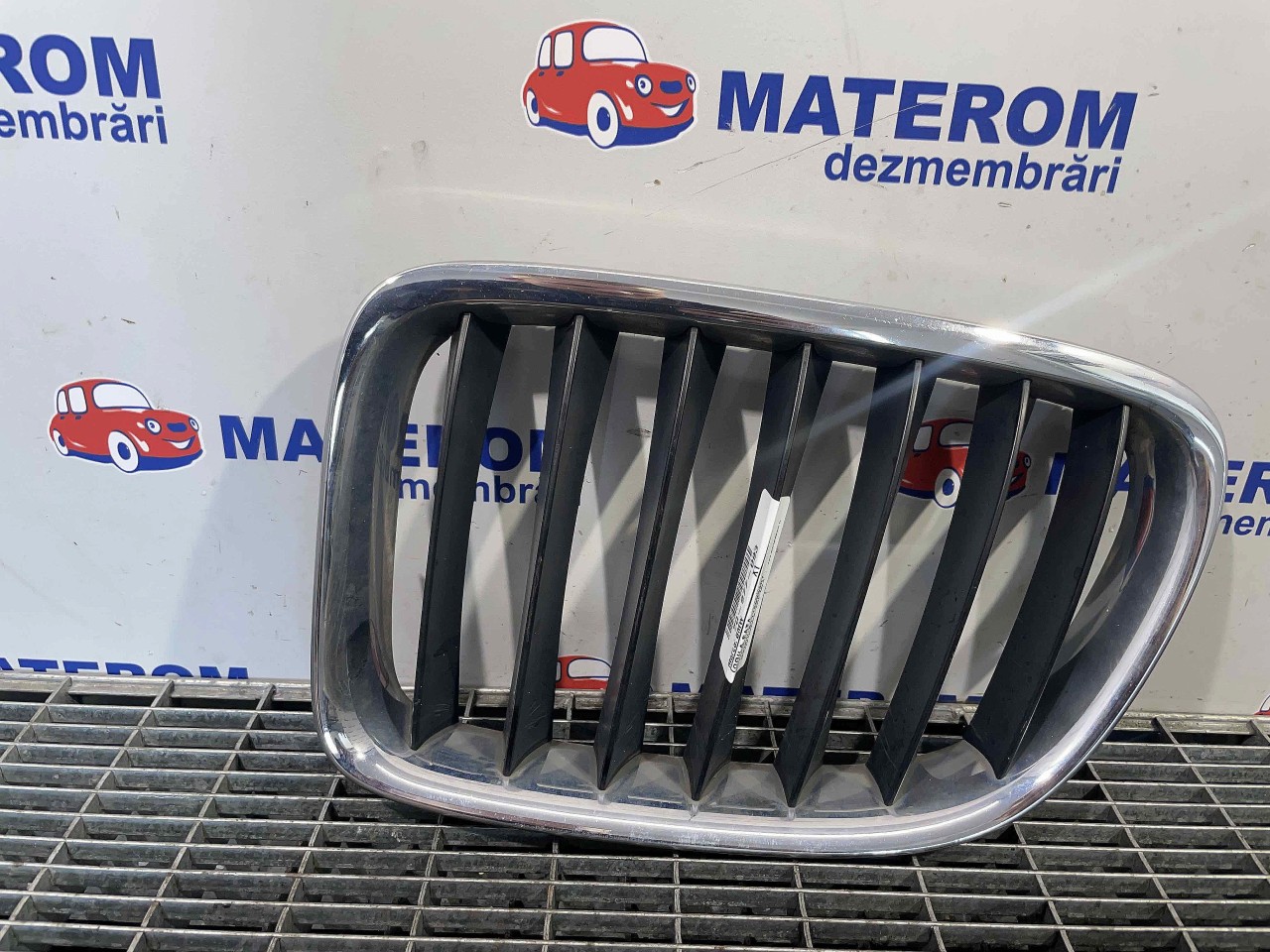 GRILA FATA BMW X1 - - (2009 2015)