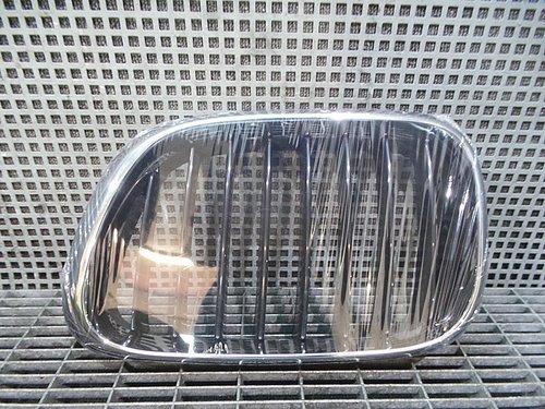 GRILA FATA BMW X5 - - (2000 2006)