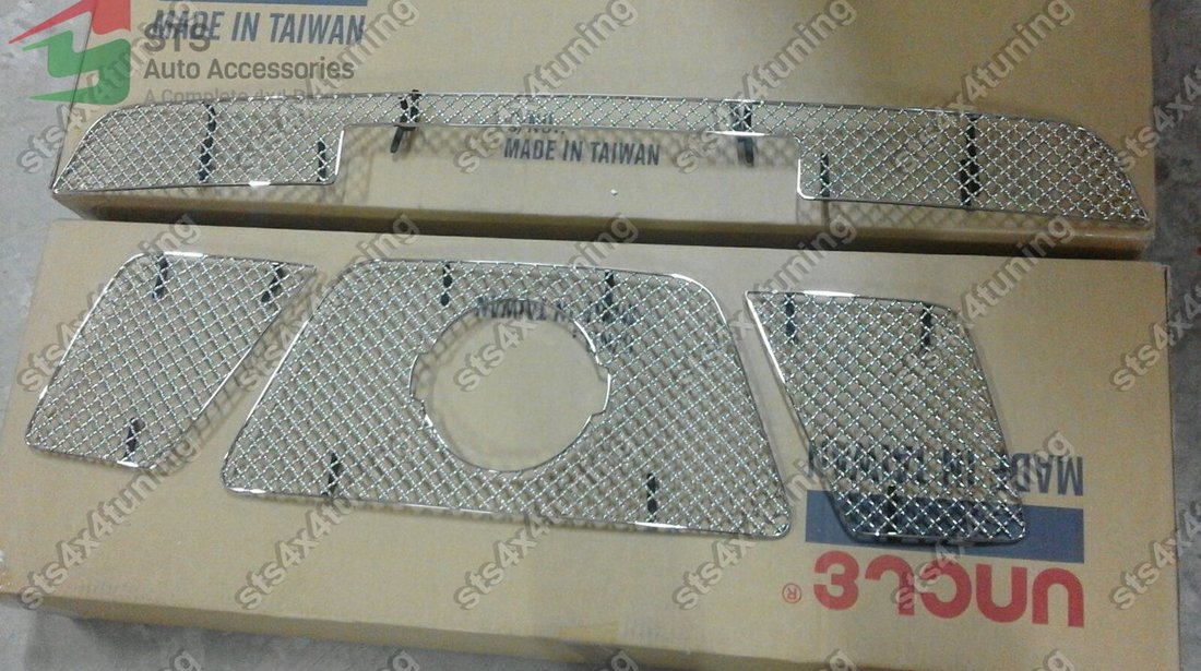 GRILA FATA CROMATE NISSAN NAVARA D40 2006-2009 [MESH LOOK]