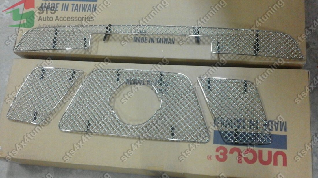 GRILA FATA CROMATE NISSAN NAVARA D40 2006-2009 [MESH LOOK]