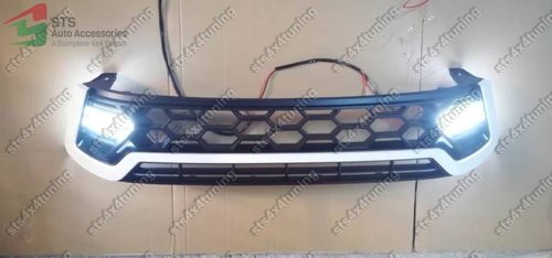GRILA FATA CU DRL TOYOTA HILUX REVO 2016-2017 NEGRE+ALB [TRD][V8]