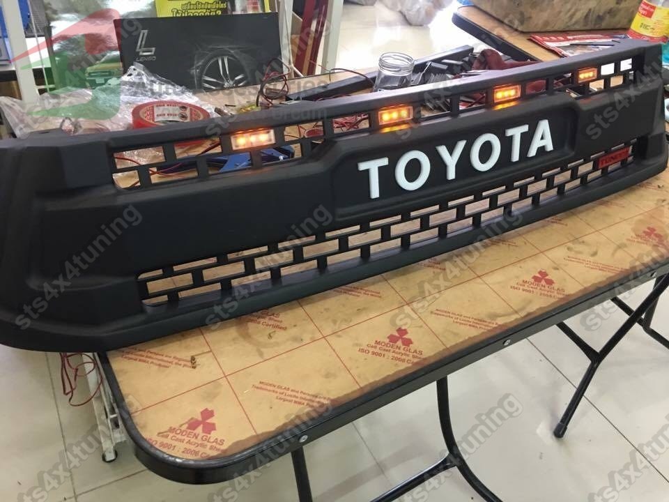 GRILA FATA CU LED TOYOTA HILUX REVO 2016-2017 NEGRE MATTE [TUNDRA STYLE] [V14]