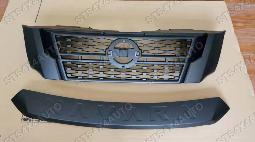 GRILA FATA CU ORNAMENT CAPOTA NISSAN NAVARA NP300 D23 2015-2020 MB [2021 LOOK]