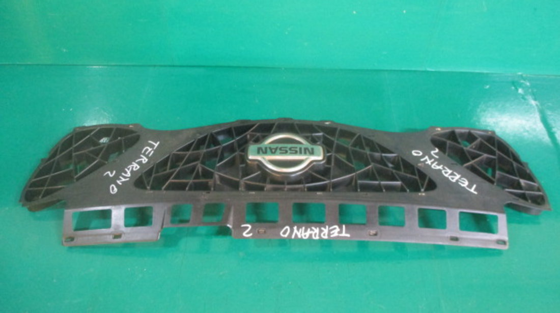 GRILA FATA CU SIGLA COD 2495101 NISSAN TERRANO 2 4X4 FAB. 1999 - 2007 ⭐⭐⭐⭐⭐