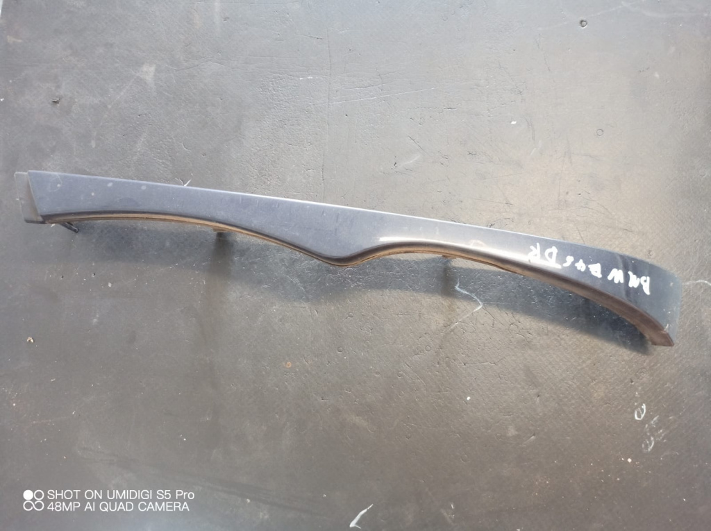 Grila fata dreapta , BMW Seria 3 E46 COD - 51137030554