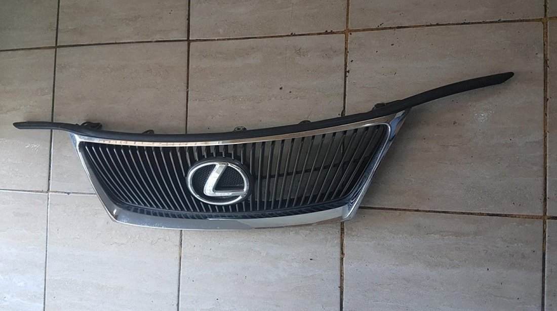 Grila fata lexus is II 2005-2009