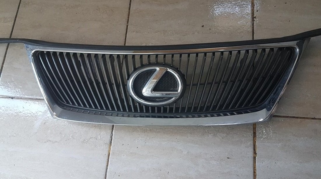 Grila fata lexus is II 2005-2009