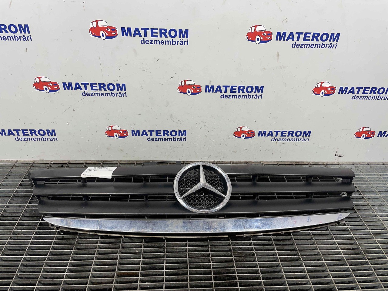 GRILA FATA MERCEDES A-CLASS - - (2004 20