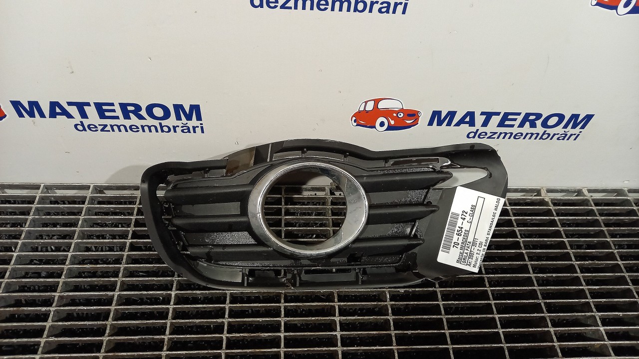 GRILA FATA MERCEDES C-CLASS C-CLASS 2.2 CDI - (2007 2011)