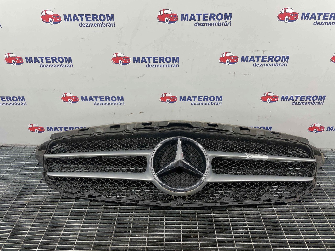 GRILA FATA MERCEDES C-CLASS C-CLASS - - (2014 2018)