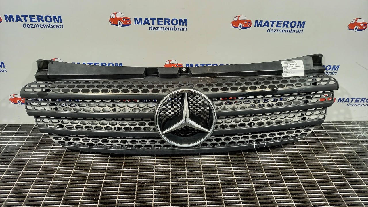 GRILA FATA MERCEDES VITO - - (2003 2010)