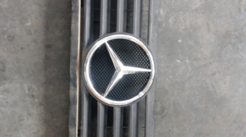 Grila fata mercedes vito w639 110 cdi a638880415