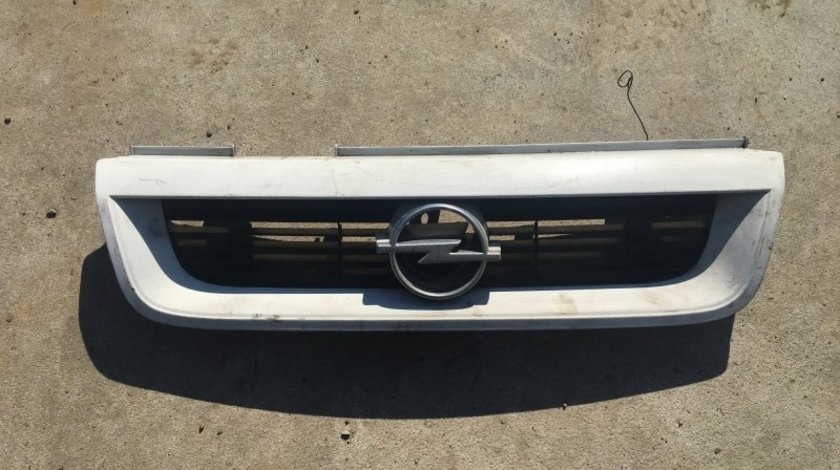 GRILA FATA OPEL VECTRA A
