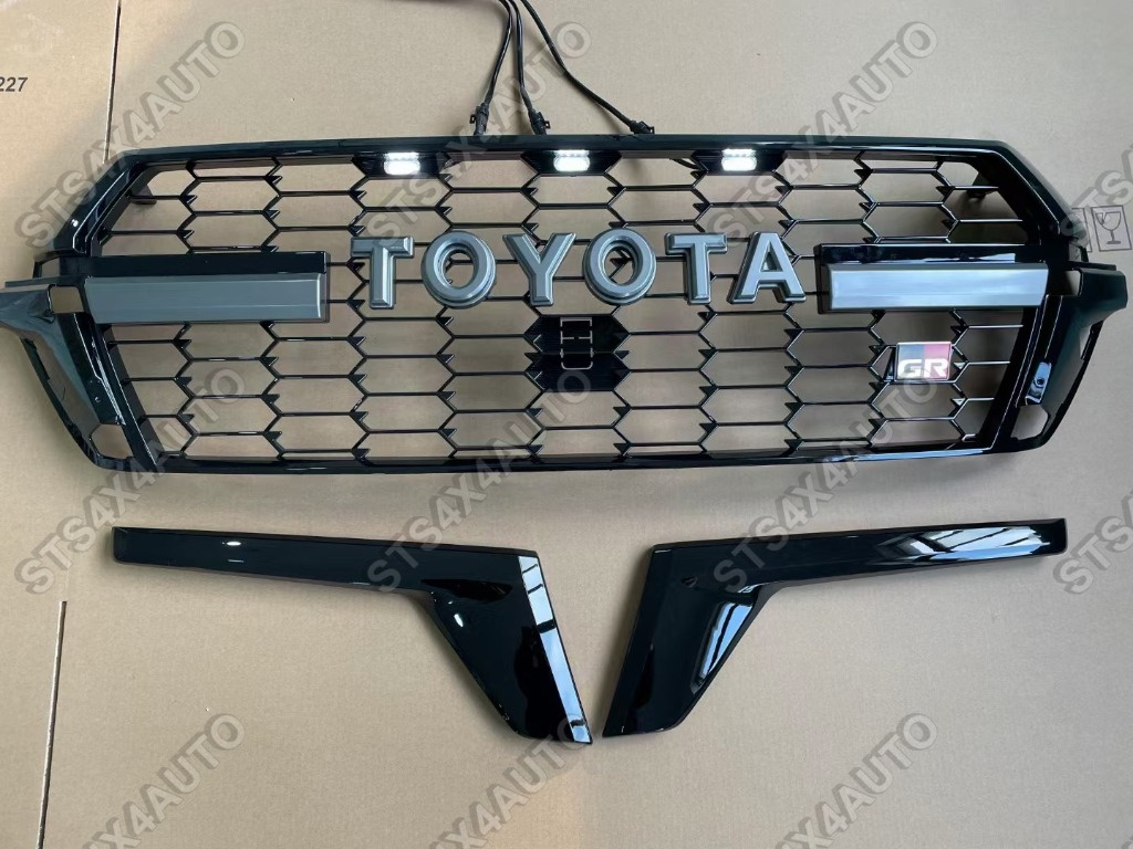 GRILA FATA PENTRU TOYOTA LAND CRUISER FJ200 LC200 2016-2021 BK/SLV [GR LOOK]