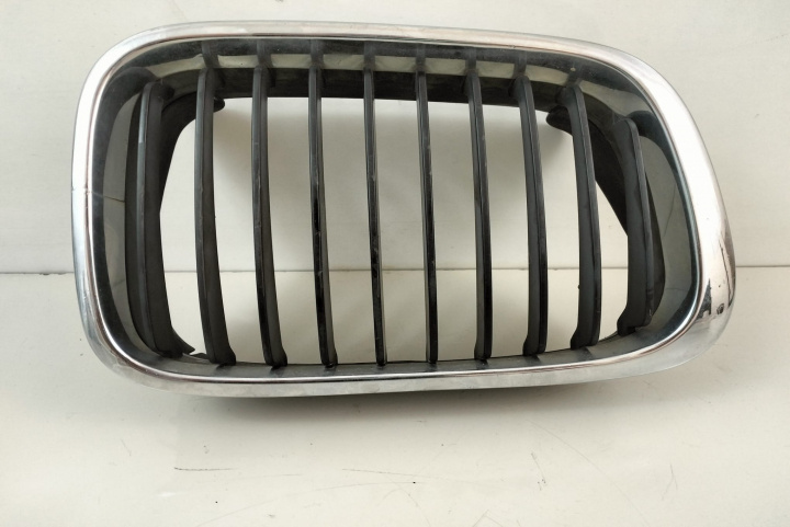 Grila fata radiator partea dreapta 8159624 BMW Seria 3 E46 [1997 - 2003]