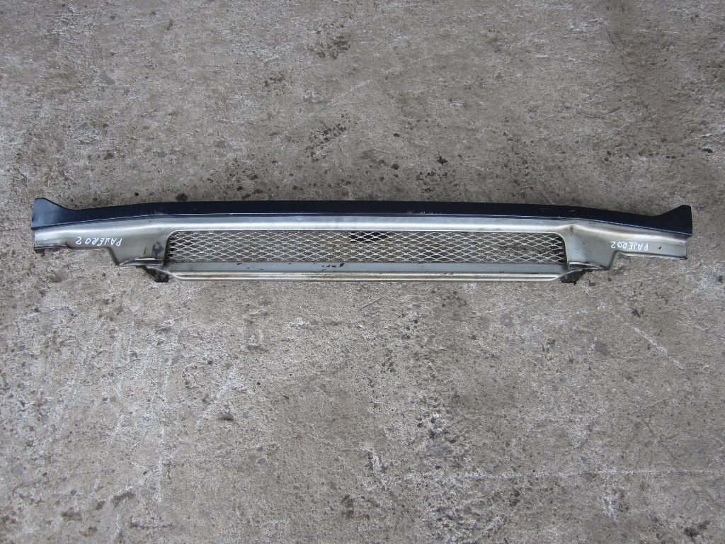 GRILA FATA RADIATOR SUB FARURI MITSUBISHI PAJERO 2 4x4 FAB. 1991 - 1999 ⭐⭐⭐⭐⭐