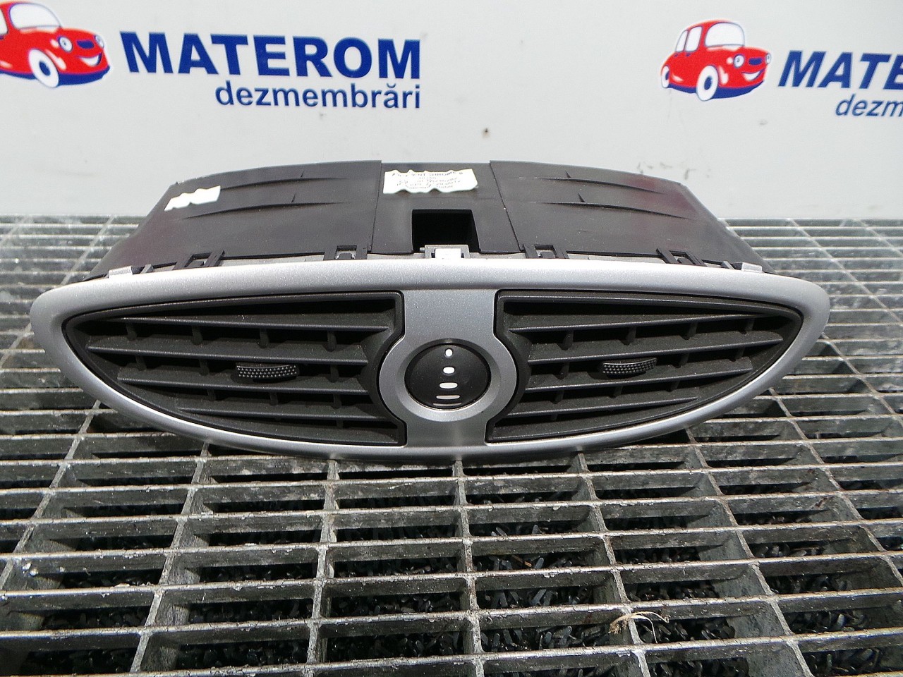 GRILA FATA RENAULT CLIO - - (2009 2012)