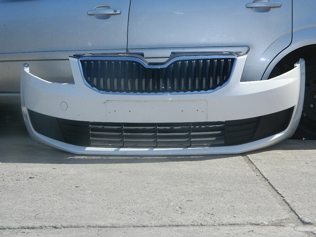 Grila fata Skoda Octavia 2013
