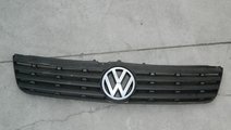 Grila fata Vw Passat 1,9 TDI model 2000