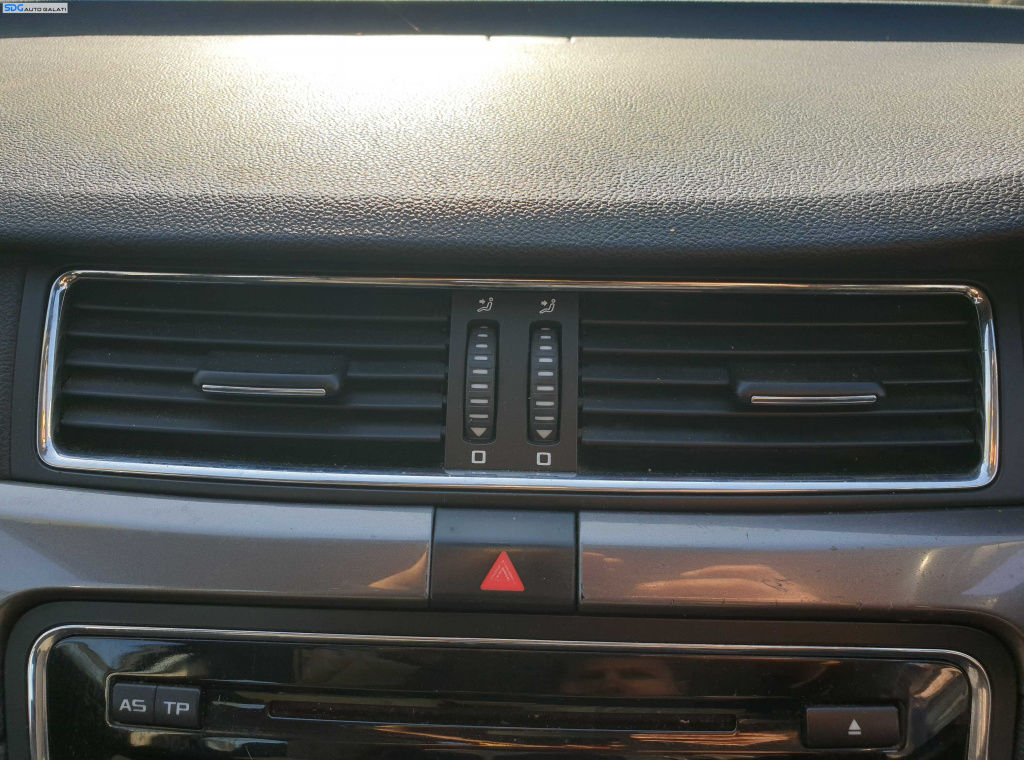 Grila Gura Aer Aerisire Ventilatie Bord Centrala Skoda Superb 2 2008 - 2015 [K4553]
