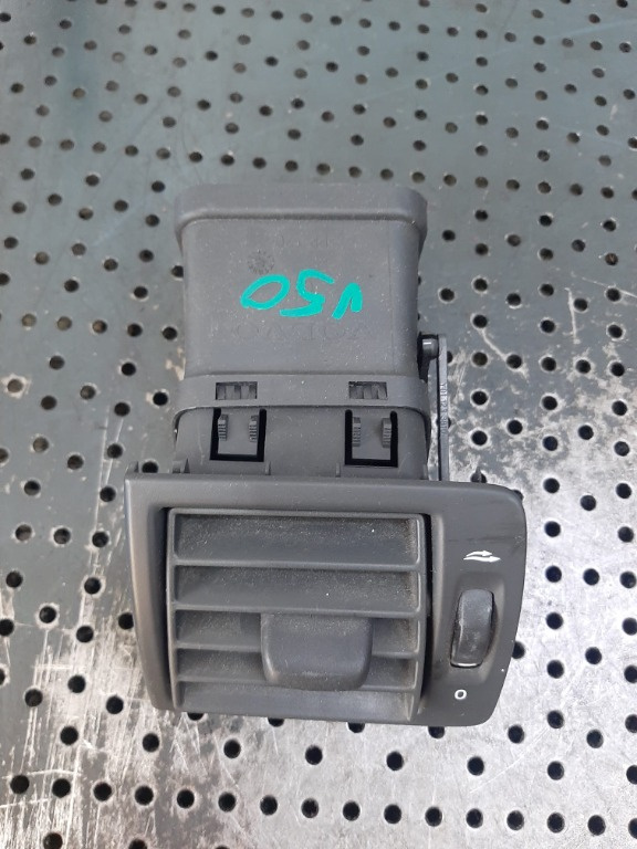 Grila gura ventilatie aerisire dreapta bord volvo v50 y01103 y01102