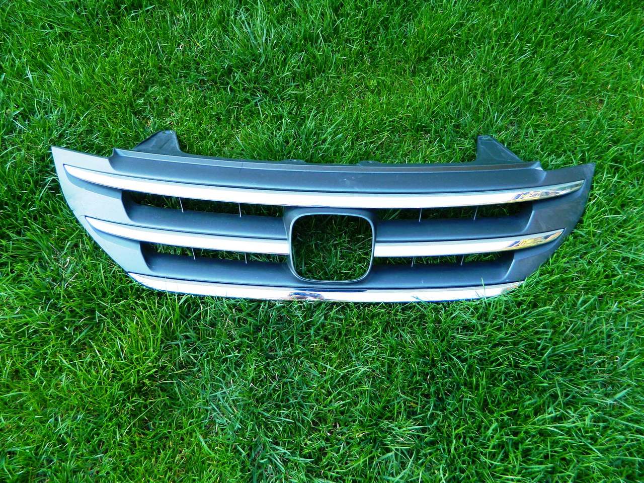 Grila HONDA CR-V model 2013-2014 cod 71121-T1G-G01
