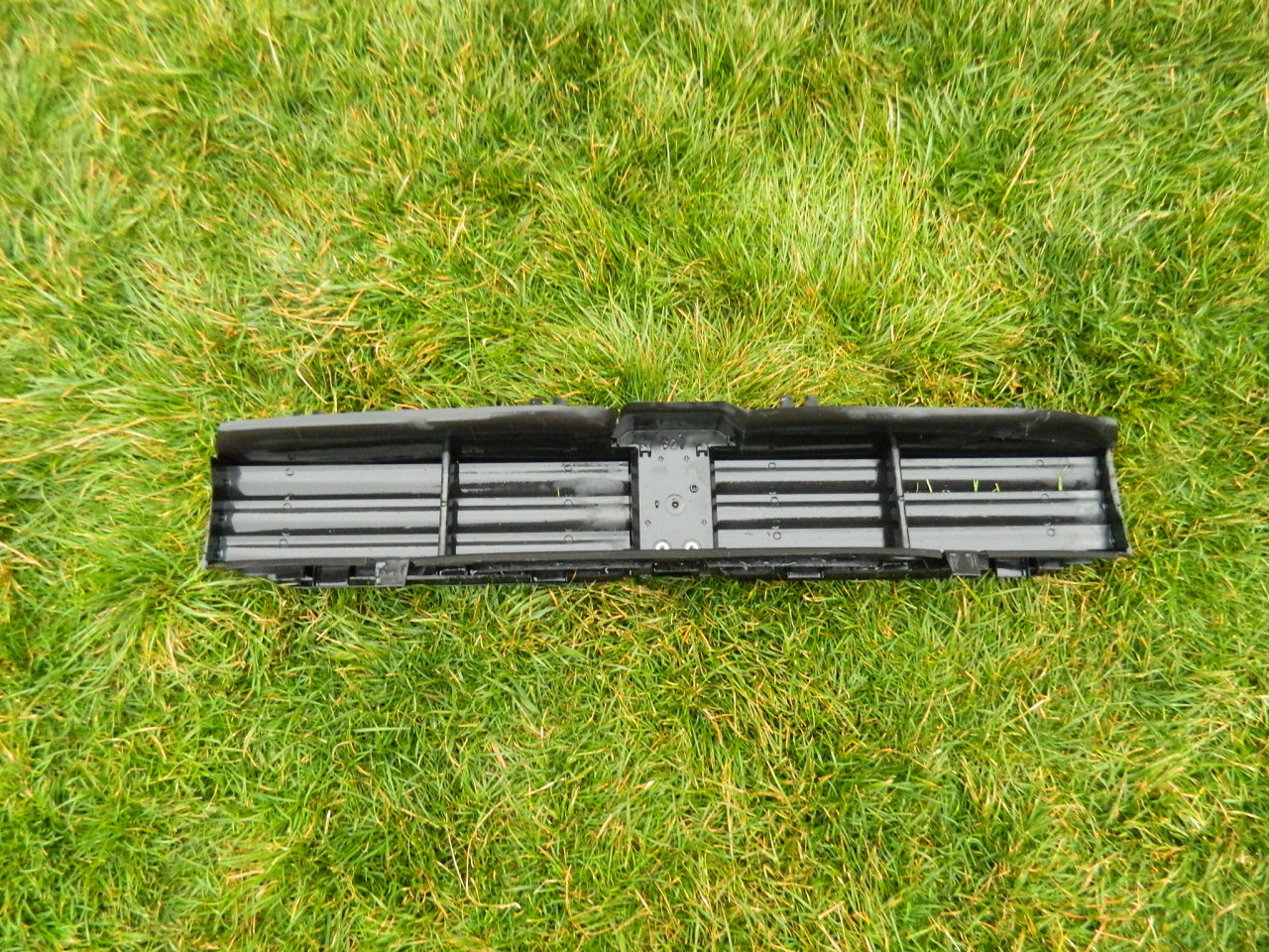 Grila hota inferioara BMW seria 3 G20/G21 cod 5A22C64-02