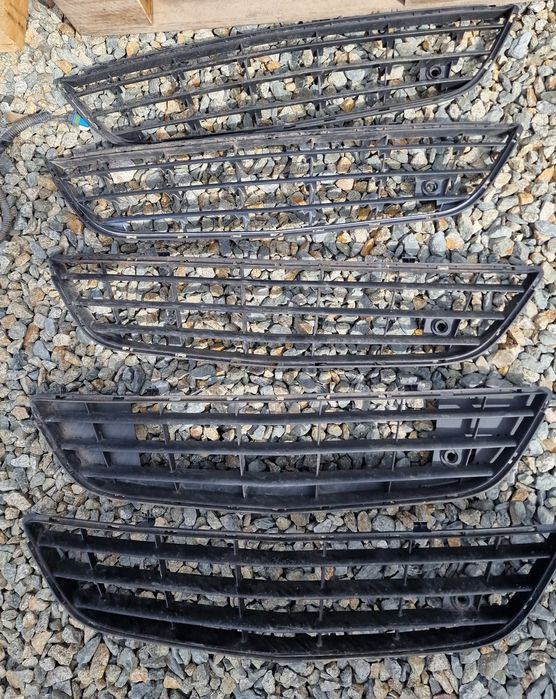 Grila inferioară bara fata Opel Corsa D non-facelift dezmembrez