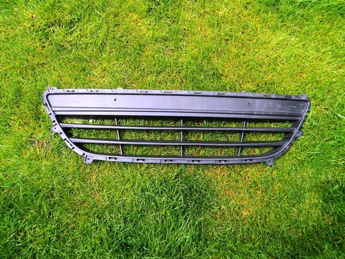 Grila inferioara bara fata Hyundai i20 model dupa 2012 cod 86561-4P500
