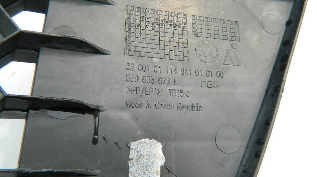 Grila inferioara Skoda Octavia 3 RS cod 5E0853677H