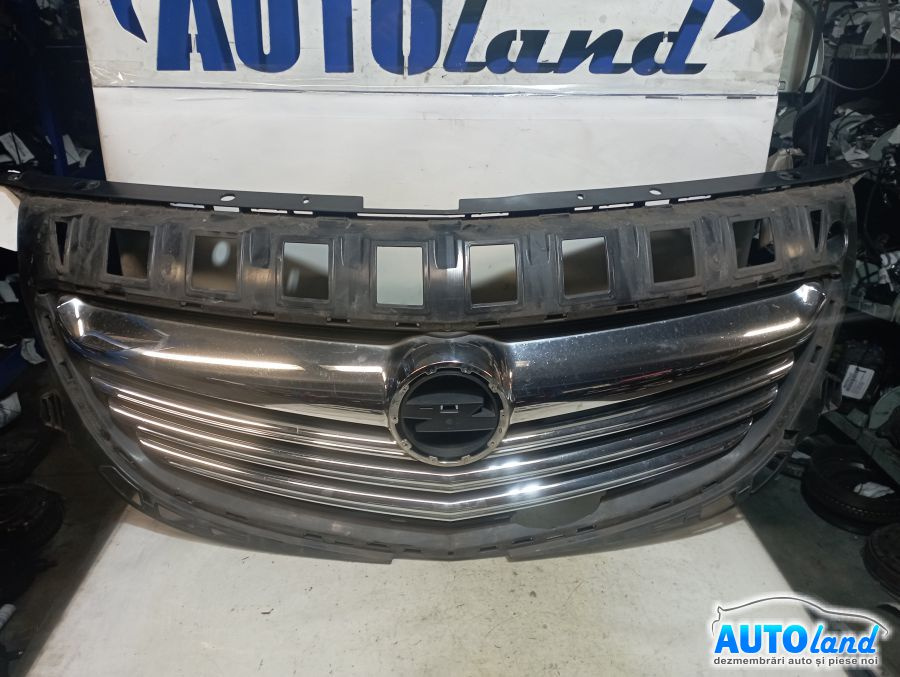 Grila Intre Faruri 22895146 Opel INSIGNIA 2008