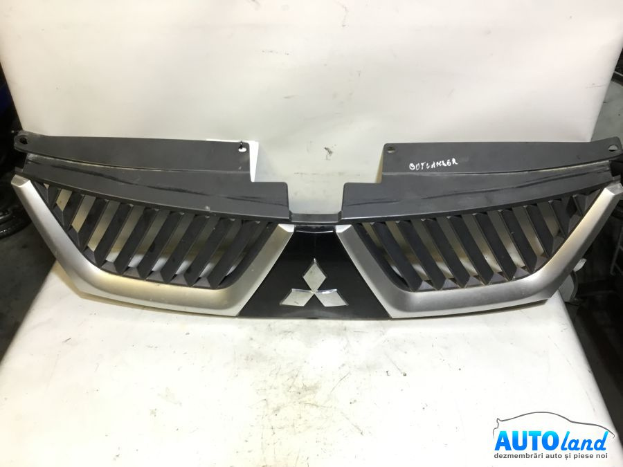 Grila Intre Faruri 7450a037zz Mitsubishi OUTLANDER 2006