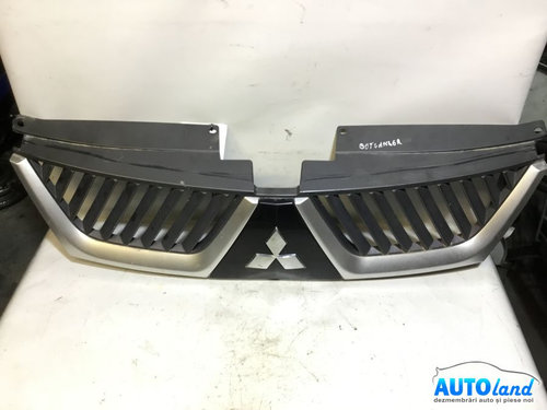 Grila Intre Faruri 7450a037zz Mitsubishi OUTLANDER 2006