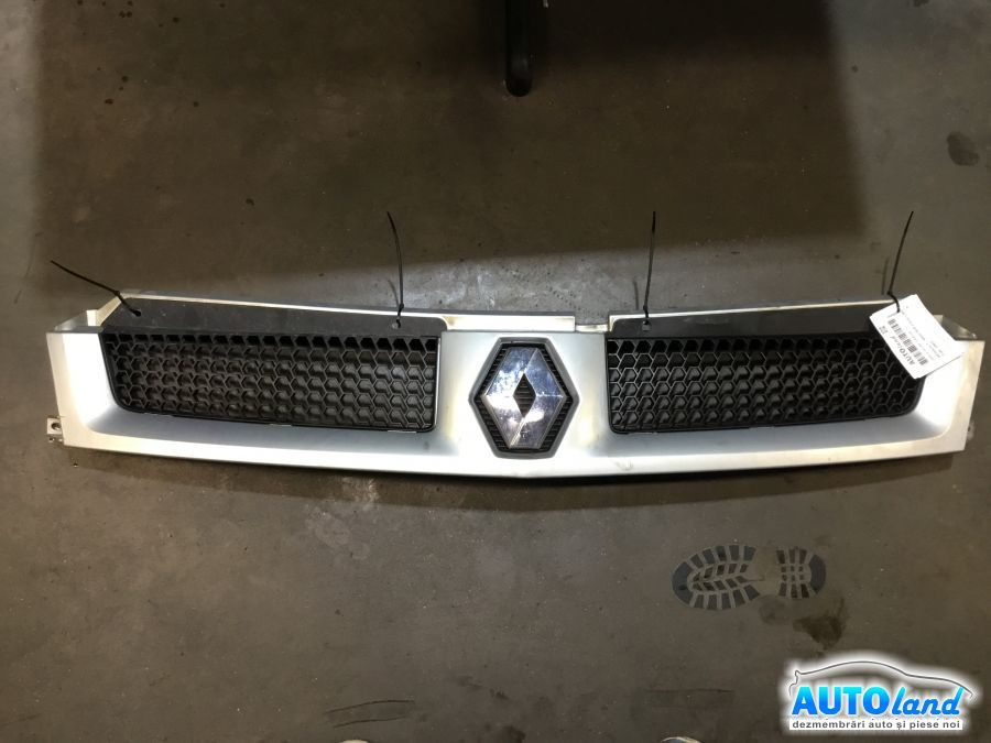 Grila Intre Faruri 8200233765 2005 Renault MASTER II bus JD 2003