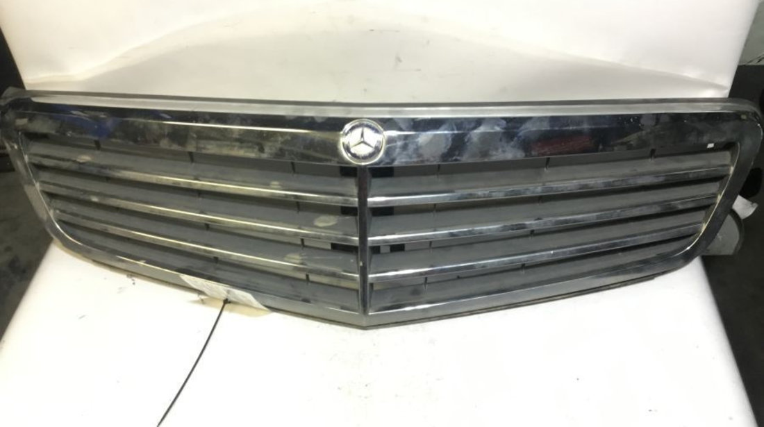 Grila Intre Faruri A2048801283 Facelift Mercedes-Benz C-CLASS T-Model S204 2007