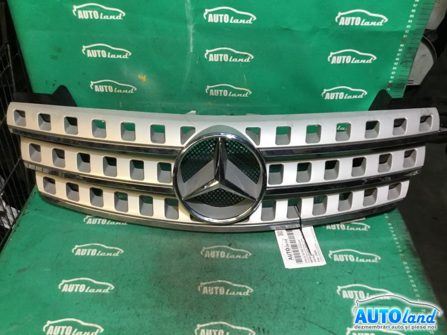 Grila Intre Faruri Doar Nichel si Emblema Mercedes-Benz M-CLASS W164 2005