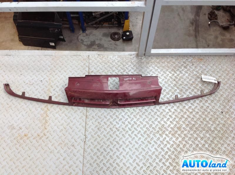Grila Intre Faruri Fara Emblema Citroen XANTIA X1 1993-1998