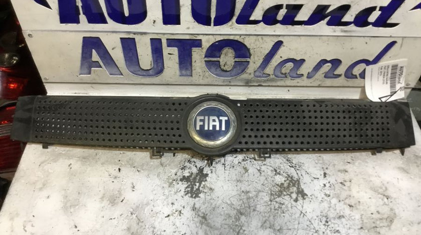 Grila Intre Faruri Fiat PANDA 312 2012