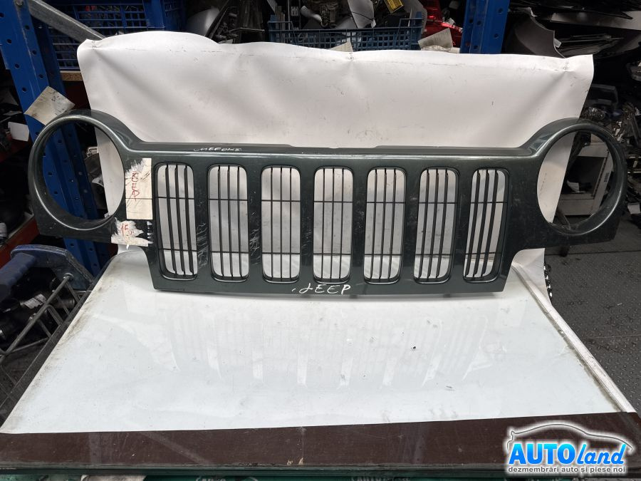 Grila Intre Faruri Jeep CHEROKEE KJ 2001