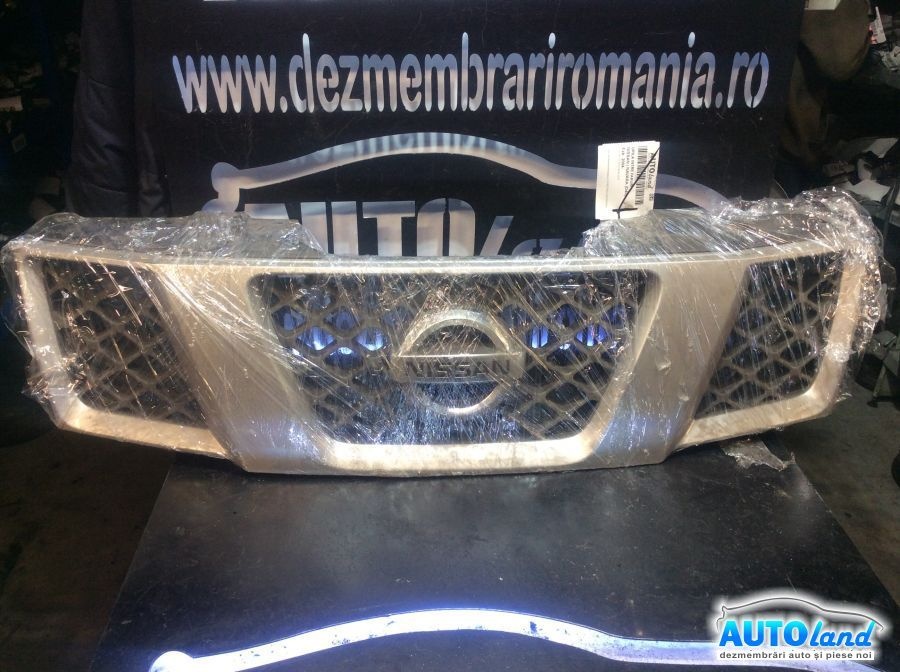 Grila Intre Faruri Nissan NAVARA D40 2004