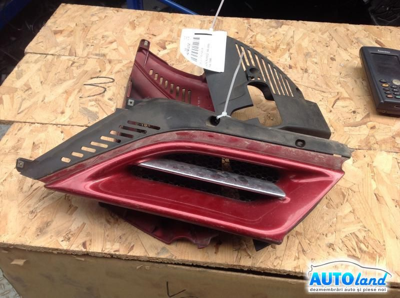 Grila Intre Faruri Visinie Alfa Romeo 166 936 1998