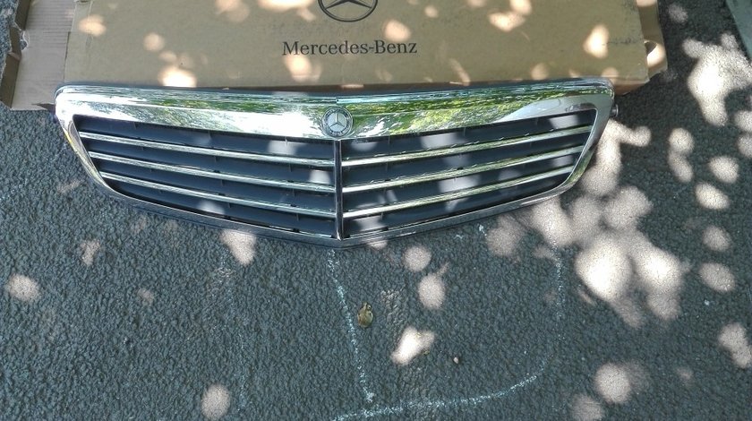 Grila Mercedes Benz clasa C, W204