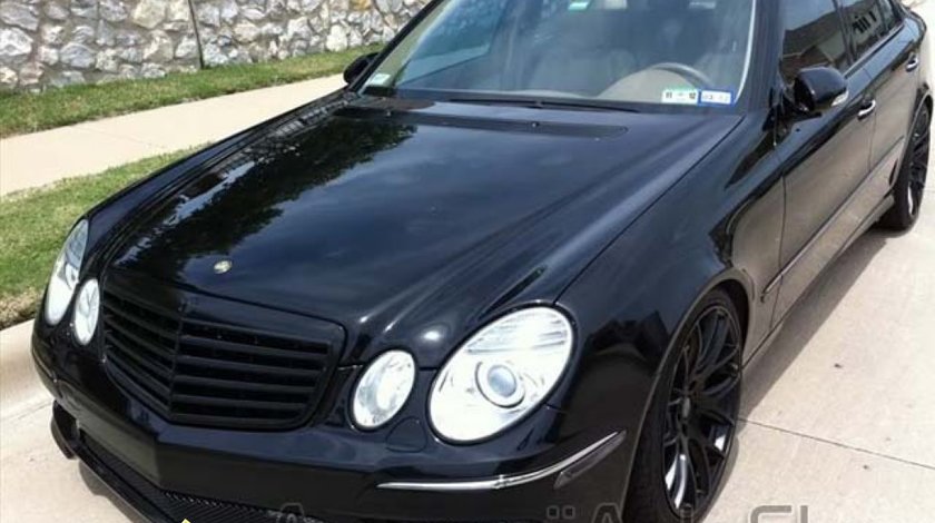 Grila Mercedes W211 E class Black Edition