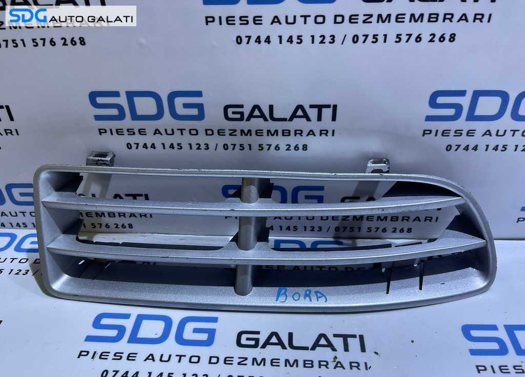 Grila Ornament Capac Inferior Dreapta Spoiler Bara Fata Volkswagen Bora 1999 - 2005 Cod 1J5853666B [v0279]