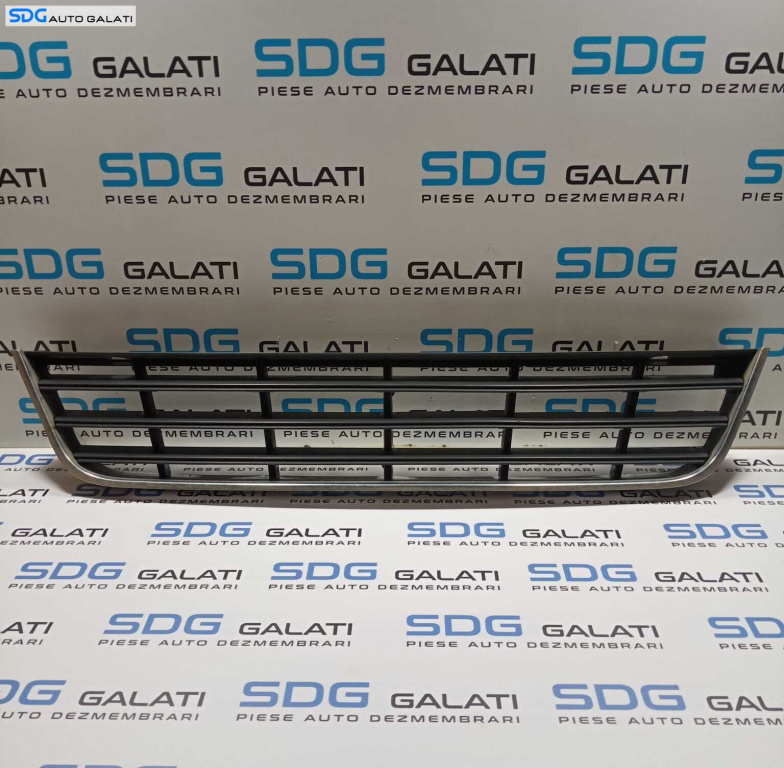 Grila Ornament Inferior Central de pe Bara Spoiler Fata cu Defect Volkswagen Passat B6 2005 - 2010 Cod 3C0853677 3C0853101 [B1985]